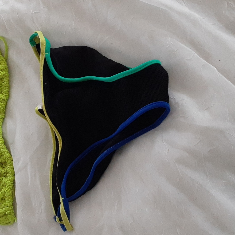 Bikini - Picture 2 of 2